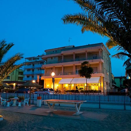 Albergo Villa Mauri Rimini Exterior foto