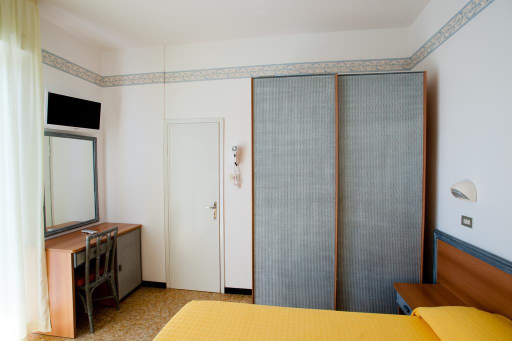 Albergo Villa Mauri Rimini Exterior foto