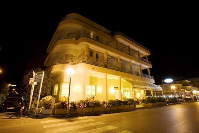 Albergo Villa Mauri Rimini Exterior foto